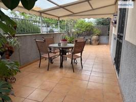 Vive en Picanya con calidad y estilo: adosado con terrazas, garaje y 4 habitaciones photo 0