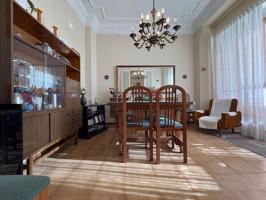 GRAN VIVIENDA DE 110 M2 EN CALLE SORNÍ, CON ASCENSOR Y CERCA DEL MERCADO DE COLÓN photo 0