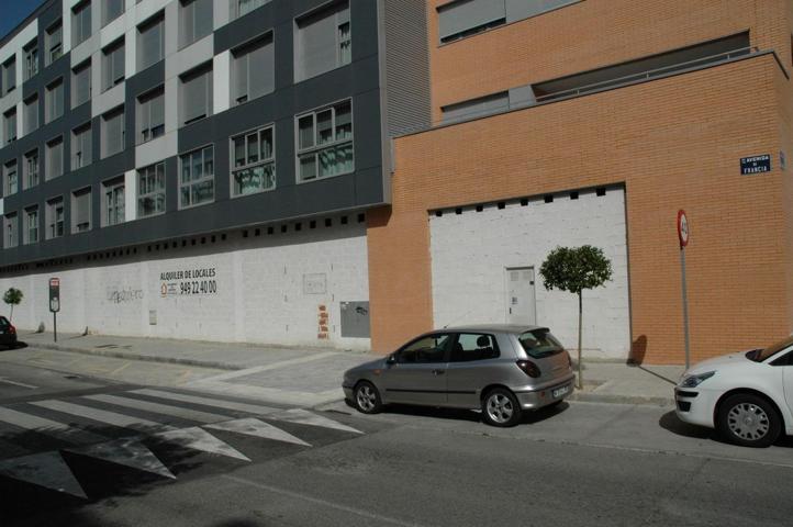 Local en alquiler en Guadalajara de 303 m2 photo 0