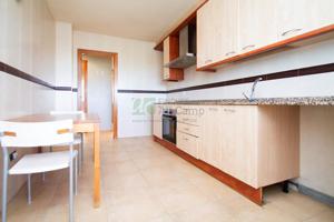 PISO + PARQUING + TRASTERO EN VENTA EN VALLS photo 0