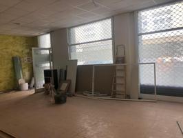 Local en venta en El Vendrell de 61 m2 photo 0
