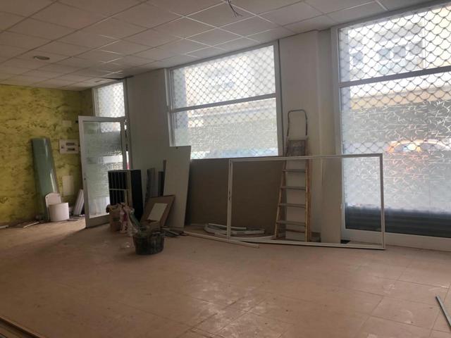 Local en venta en El Vendrell de 61 m2 photo 0