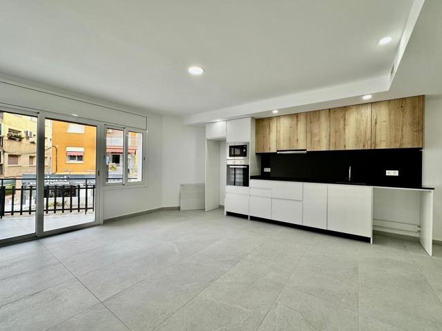 Piso de 3 habitaciones en el centro Comarruga photo 0