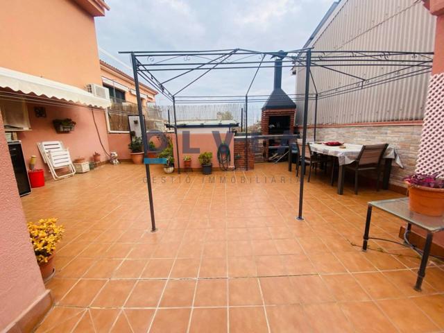 CASA ADOSADA CON GRAN TERRAZA photo 0