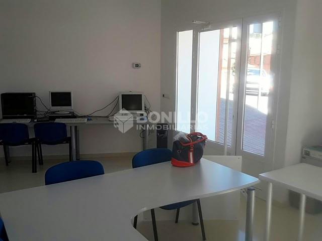 Local en venta en Teruel de 100 m2 photo 0