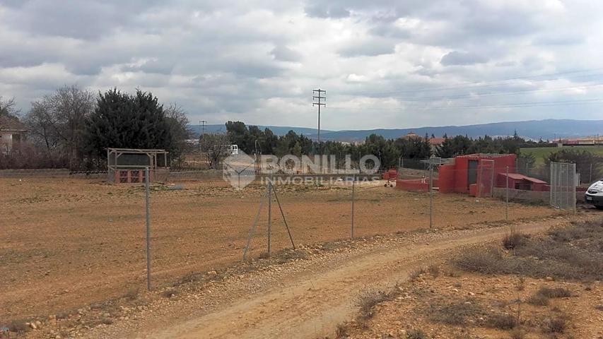Terreno en venta en Teruel de 2900 m2 photo 0