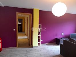 PISO SEMINUEVO DE TRES HABITACIONES CON PARKING Y TRASTERO photo 0