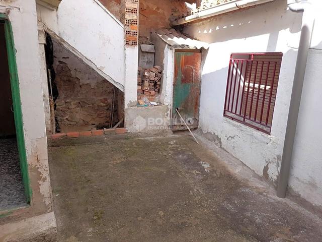 PLANTA BAJA EN UTRILLAS CON GARAJE GRANDE, PATIO Y ZONA DE CORRAL. photo 0
