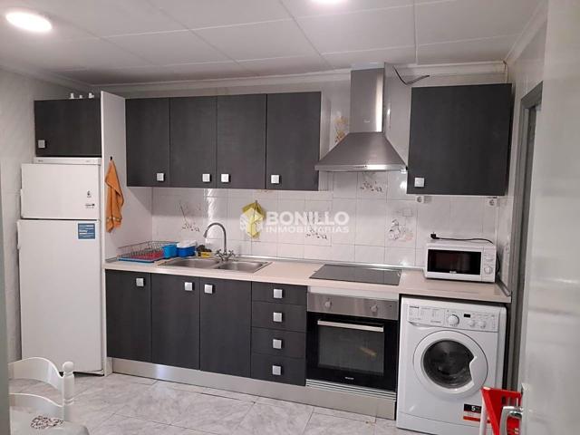 PLANTA BAJA CON PATIO Y BARBACOA EN UTRILLAS photo 0