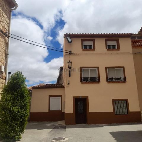 CASA CON PATIO Y ZONA DE BODEGA A 15 MINUTOS DE TERUEL photo 0