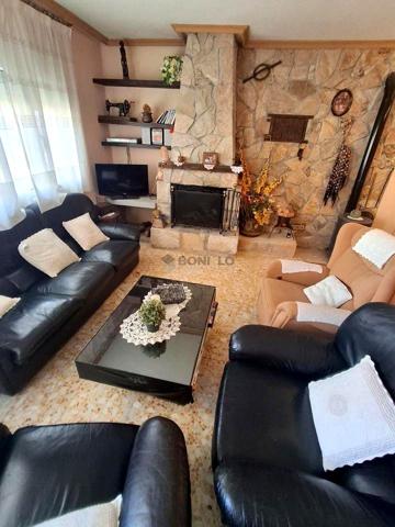 PRECIOSA CASA CON GARAJE PRIVADO EN CASCANTE DEL RIO photo 0