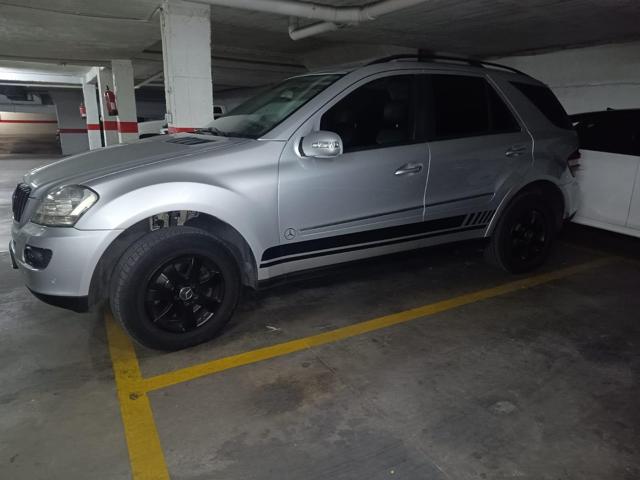 GRAN PLAZA DE PARKING EN LA PLAZA DEL CONDE DE GAVIA photo 0