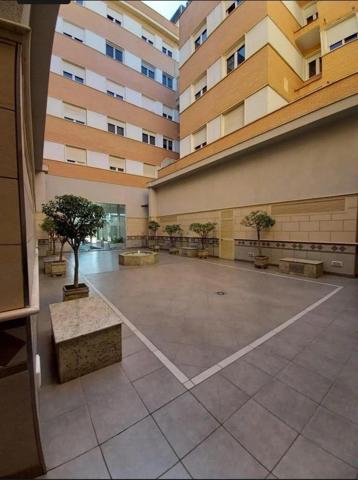 MAGNÍFICA VIVIENDA EN UNO DE LOS MEJORES EDIFICIOS DEL VIAL NORTE photo 0