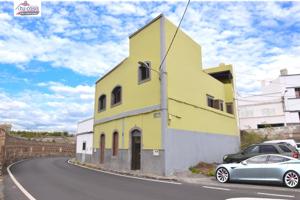 Casa En venta en Tres Barrios-Trasmontaña, Arucas photo 0