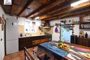 Se vende maravillosa casa de dos plantas más azotea, totalmente reformada con unas vistas panorámicas al mar y montaña. photo 0