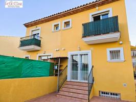 SE VENDE MAGNIFICO CHALET ADOSADO-3 PLANTAS-LA NUCIA photo 0