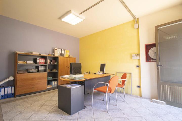 Venta de Local Comercial en Puerto de la Cruz, Santa Cruz de Tenerife - Ref. NOOW-2634 photo 0
