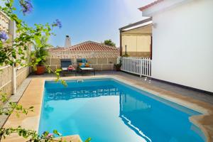 &quot;Villa Exclusiva con Encanto: 3 Dormitorios, Piscina Privada y Vistas a la Gomera, a Pasos del Corazón de Callao Salvaje&quot; photo 0
