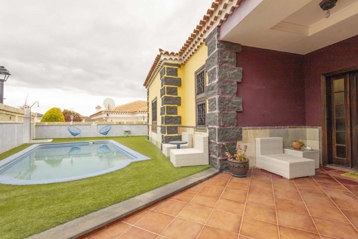 Anuncio de Venta: Amplia Vivienda Amueblada en Santa Cruz de Tenerife photo 0