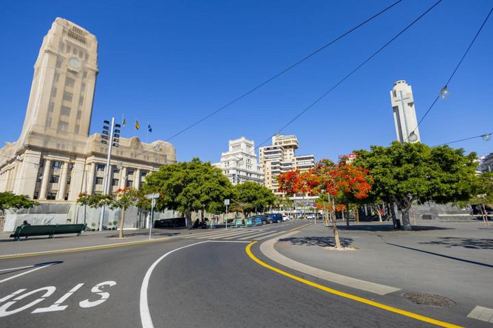 Vivienda en Venta en Santa Cruz de Tenerife: Amplio y Lujoso Hogar en Ubicación Privilegiada photo 0