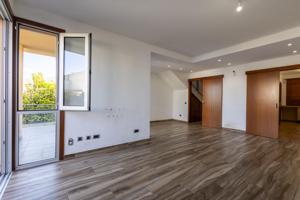 Vivienda Exclusiva en La Quinta: Amplios Espacios y Diseño Contemporáneo photo 0