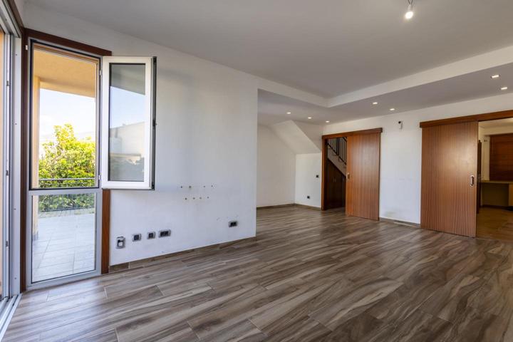 Vivienda Exclusiva en La Quinta: Amplios Espacios y Diseño Contemporáneo photo 0