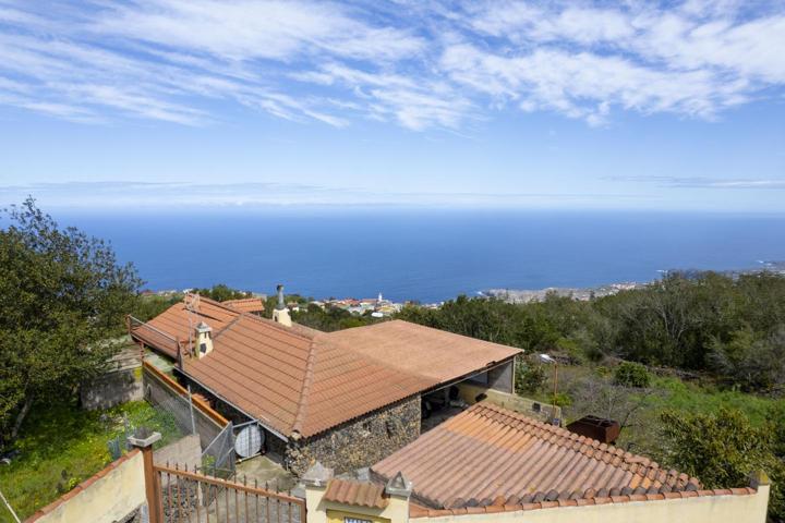 Vive en Armonía con la Naturaleza: Casa Rústica con Vistas Espectaculares en Icod photo 0