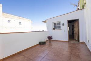 Descubre Tu Paraíso Familiar en Tejina: Espaciosa Casa con Parcela Personalizable y Encantador Jardín photo 0