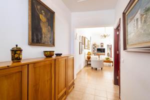 Explora el Encanto de lo Clásico y Moderno: Impresionante Casa Familiar en el Corazón de La Laguna a 370,000€ photo 0
