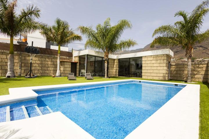 Villa Moderna en Candelaria: Lujo, Diseño y Confort en un Entorno Inigualable photo 0