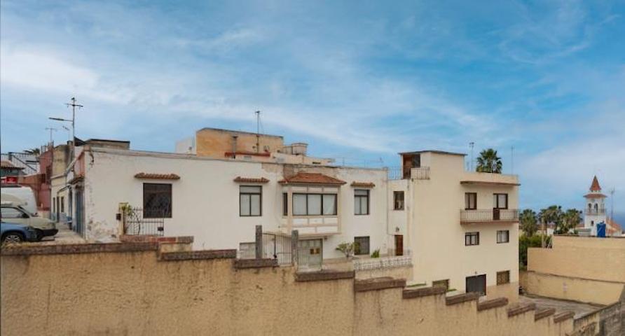 Edificio Versátil para Reformar en Puerto de la Cruz, ¡Transforma Espacios y Crea Valor! photo 0