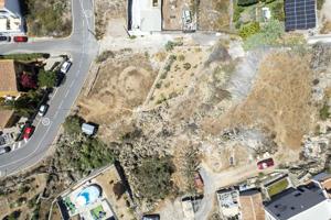 Terreno urbano de 664m2 con licencia de obra y proyecto para vivienda unifamiliar de 200m2 en Tejina de Isora. photo 0