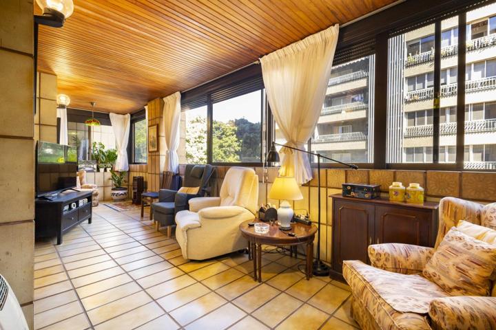 Piso de 146 Metros, 2 Terrazas 4 Habitaciones 2 Baños y Garaje en Edificio con Ascensor photo 0