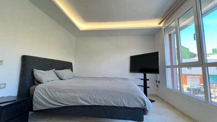 Exclusivo Piso Minimalista de 2 Viviendas: Inversión Perfecta en Modernidad y Elegancia photo 0