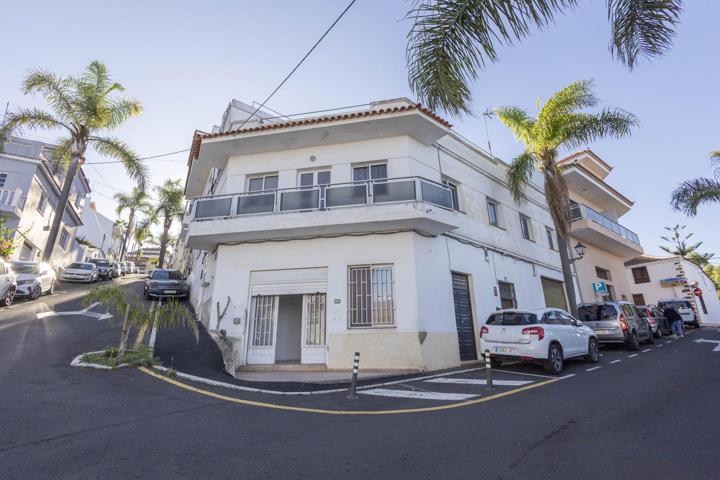 Local céntrico de 94 m² junto a la Plaza de la Iglesia y servicios municipales en El Sauzal photo 0