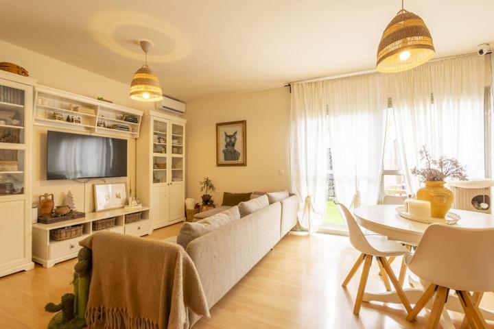 Adosado en La Matanza, amplio, funcional, luminoso y con una sorpresa multifuncional photo 0