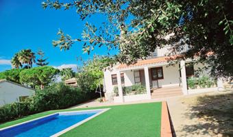 Casa En alquiler en Calle Penedès, Costa Daurada - Sant Gaietà, Roda De Berà photo 0
