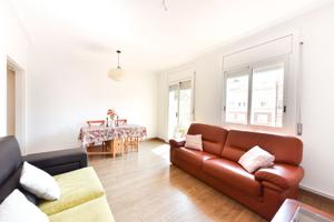 Piso En venta en Para Alfons El Savi, Horta Guinardó, Barcelona photo 0