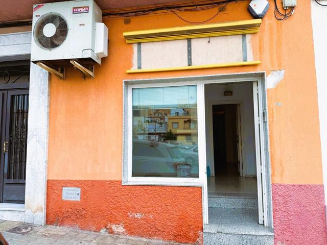 Local En venta en Motril photo 0