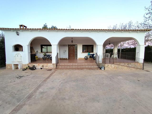 CHALET CON PISCINA Y GRAN TERRAZA A 5M DE CASTALLA photo 0