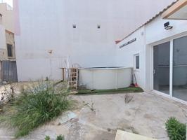 SE ALQUILA COCHERA CON PATIO EN CASTALLA photo 0