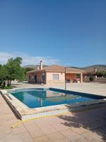 FABULOSO CHALET EN CASTALLA CON PISCINA Y GRAN GARAJE photo 0
