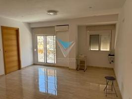 🏡 Piso reformado, exterior y con aire acondicionado en venta – ¡Ideal para entrar a vivir! photo 0
