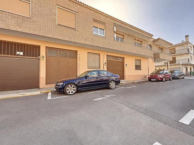 CASA AMPLIA, LUMINOSA Y CON ENCANTO EN ONIL photo 0