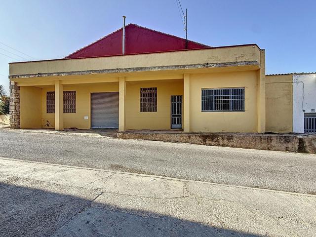 NAVE INDUSTRIAL EN VENTA EN BIAR photo 0
