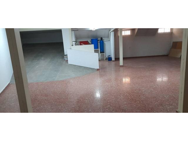 Estupenda casa en venta, con local a pié de calle y sóltano, mejor verlo photo 0