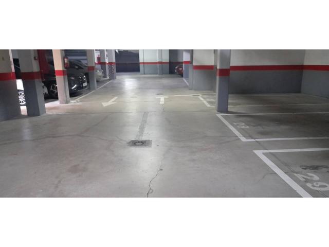 Estupendas plazas de garaje en plena Avenida photo 0