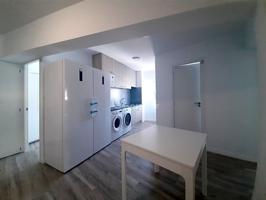 Habitación en alquiler en Madrid de 98 m2 photo 0