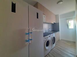 Habitación en alquiler en Madrid de 98 m2 photo 0