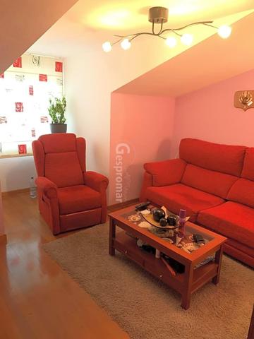 Ático en venta en A Pobra de Trives de 124 m2 photo 0